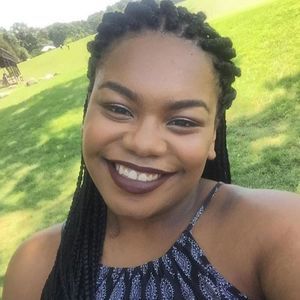 Meet your Posher, Yvette